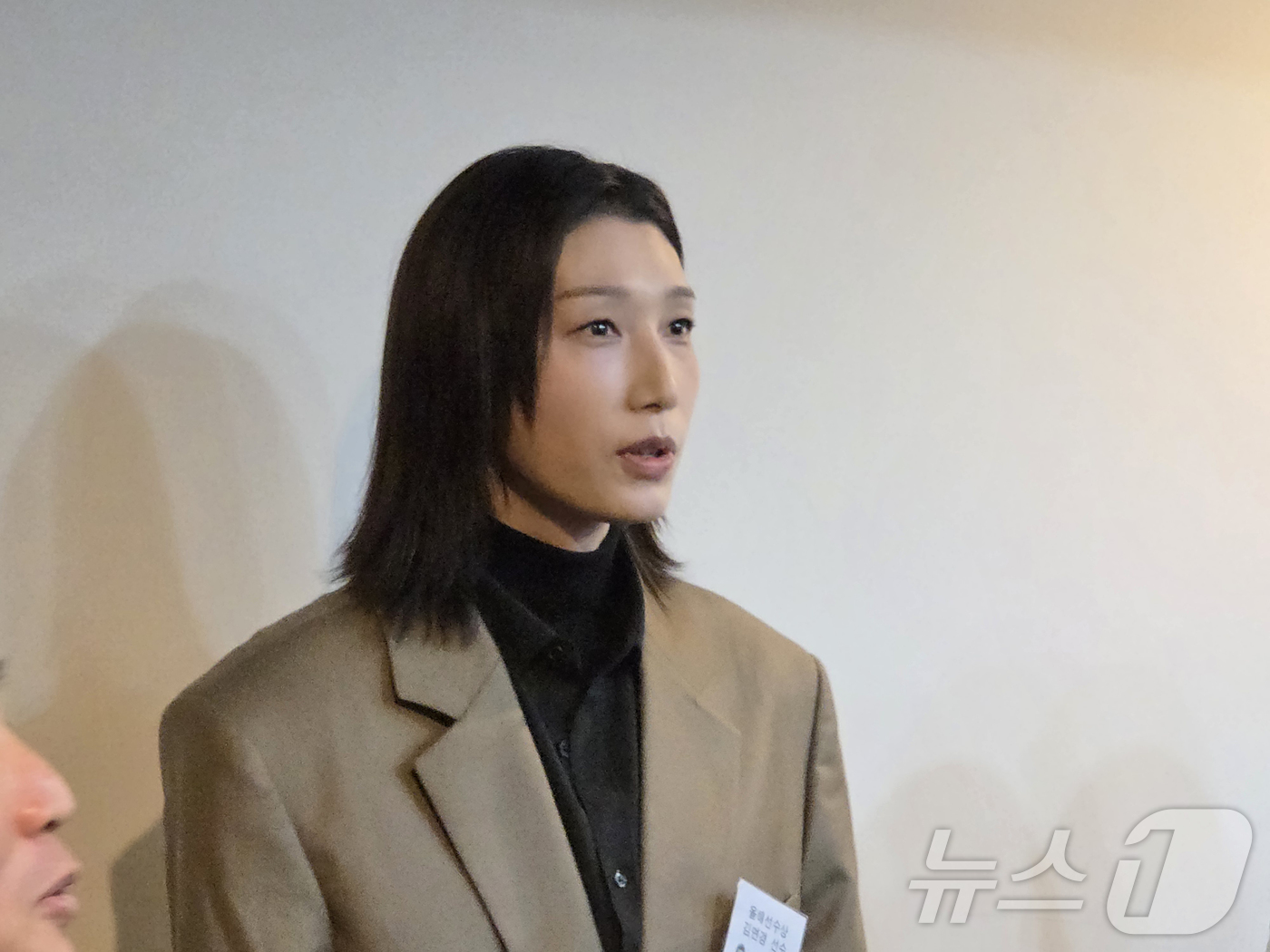 (서울=뉴스1) 안영준 기자 = 8일 서울 중구 프레스센터에서 열린 '2025 한국체육기자연맹 시상식'에서 '올해의 선수상'을 수상한 김연경이 소감을 말하고 있다. 2025.12. …