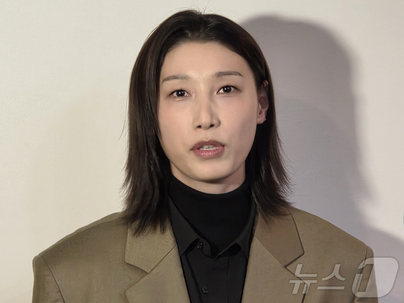 (서울=뉴스1) 안영준 기자 = 8일 서울 중구 프레스센터에서 열린 '2025 한국체육기자연맹 시상식'에서 '올해의 선수상'을 수상한 김연경이 소감을 말하고 있다. 2025.12. …