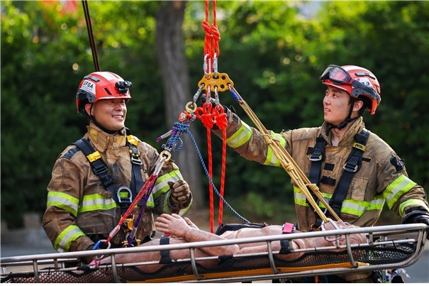 구조 현장을 지탱하는 철강 비너…철강협 사진 공모전 최우수상