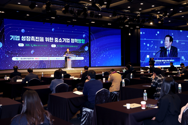 성장 정체된 中企 키워야…"성장 촉진하는 지원책 필요"(종합)