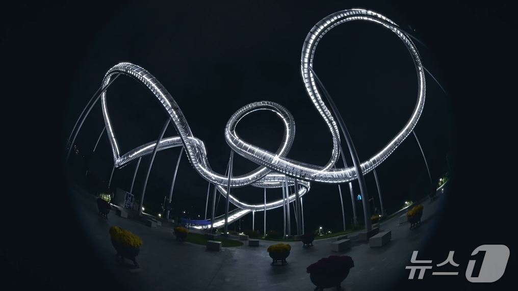 본문 이미지 - 포항 스페이스 워크 야경. &#40;재판매 및 DB금지&#41; 2025.12.9/뉴스1 