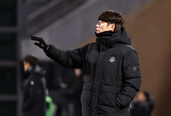 '강등' 김은중 감독 "모든 책임은 나에게…다시 올라오도록 노력하겠다"