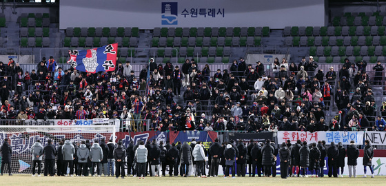 물러나는 수원FC