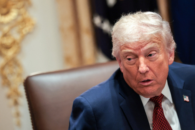 트럼프, '생활비 부담'에 민심 달래기…"농가에 17.6조원 지원"