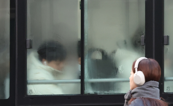 내일 출근길도 '영하권'…구름 많고 밤부터 흐려져[내일날씨]