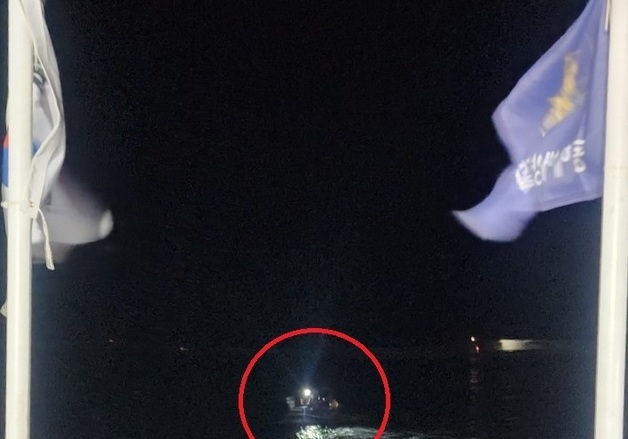 고장난 모터보트 어둠 속 '표류'…동해해경, 탑승자 구조