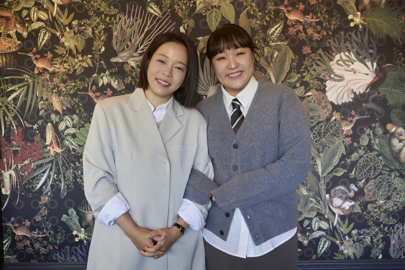 본문 이미지 - 코미디언 정이랑(왼쪽), 이수지/ 사진제공=쿠팡플레이