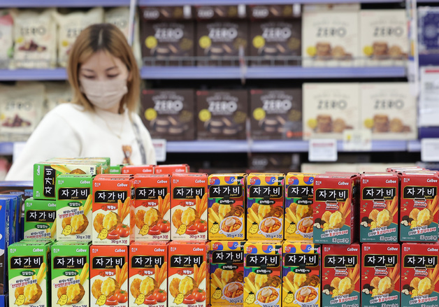 생활물가 '고공행진'…연말 장바구니 부담