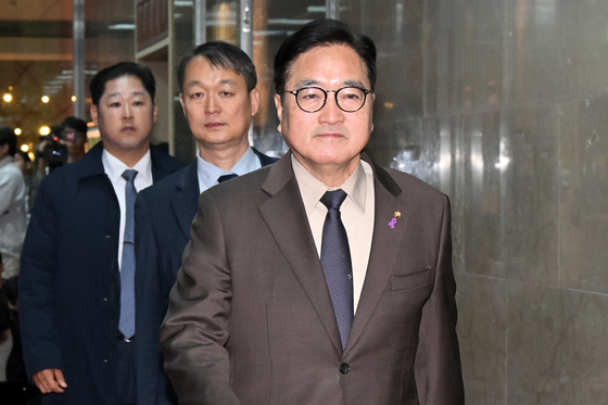 여야 원내대표 회동 참석하는 우원식