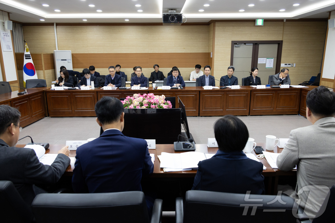 (서울=뉴스1) = 김성환 기후에너지환경부장관이 9일 서울 서초구 소재 한강홍수통제소에서 서울 동북 4구(도봉구·노원구·성북구·강북구) 지자체와 간담회를 갖고 지역별 환경 현안 등 …