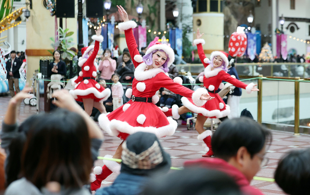 [뉴스1 PICK]롯데월드 어드벤처, 겨울 시즌 축제 '트윙클 미라클 윈터' 오픈