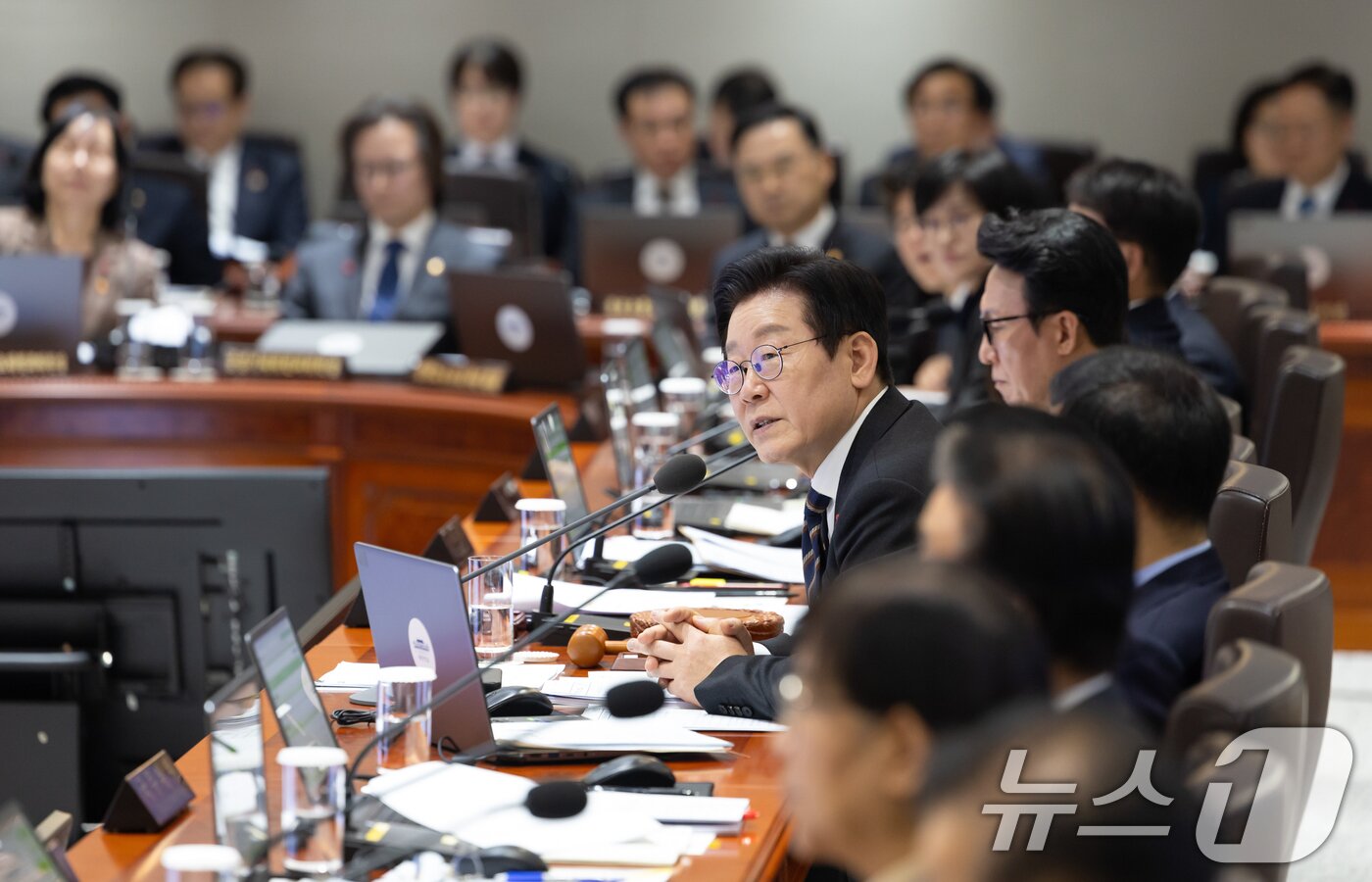 본문 이미지 - 이재명 대통령이 9일 서울 용산 대통령실 청사에서 열린 국무회의에서 발언하고 있다. (대통령실 제공. 재판매 및 DB 금지) 2025.12.9/뉴스1 ⓒ News1 허경 기자