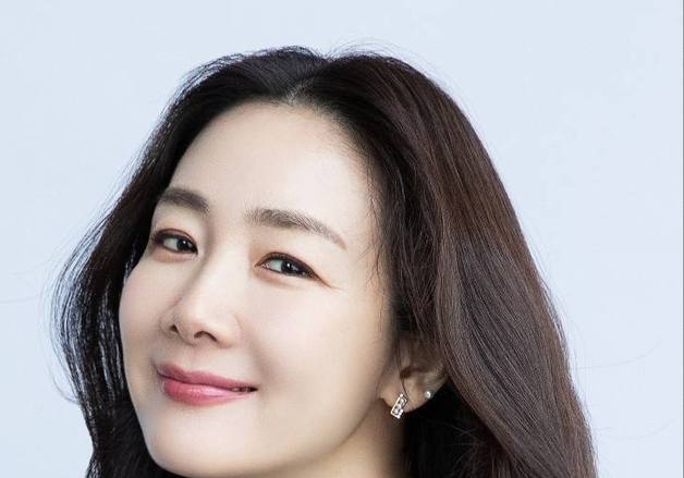 최지우, 영화 '슈가'로 3년 만에 스크린 컴백…당뇨 아들 둔 엄마 역