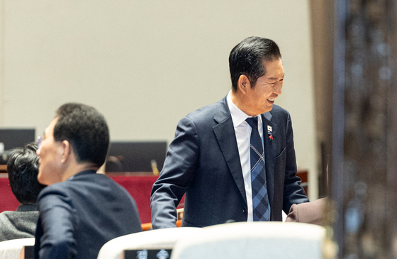 의원총회 참석한 정청래 대표