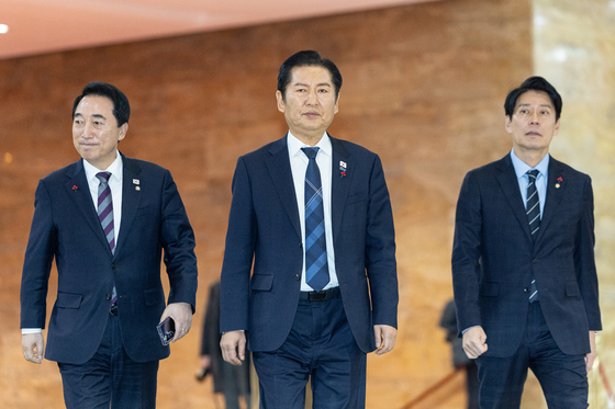 의원총회 향하는 정청래 대표