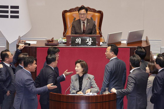 필리버스터 두고 충돌하는 여야