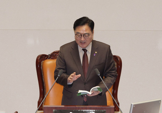 발언 이어가는 나경원 의원