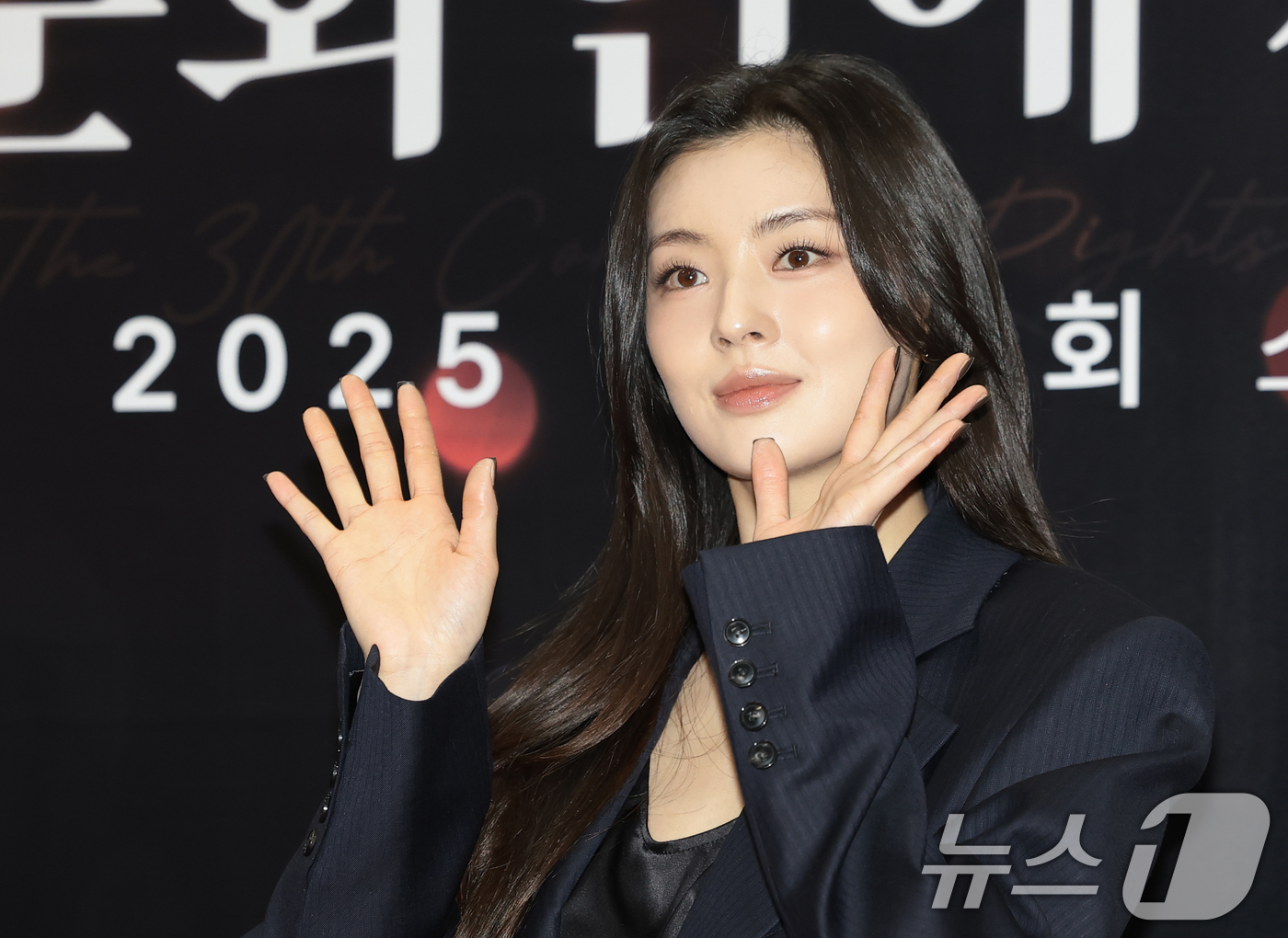 (서울=뉴스1) 권현진 기자 = 배우 이선빈이 9일 서울 강남구 한국과학기술회관에서 열린 제30회 소비자의 날 KCA 문화연예 시상식에 참석해 포즈를 취하고 있다. 2025.12. …