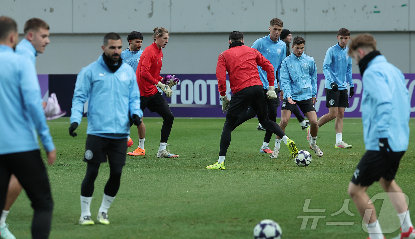 (서울=뉴스1) 김성진 기자 = 2025~2026시즌 아시아축구연맹(AFC) 챔피언스리그 엘리트(ACLE) 리그 스테이지 6차전 FC서울과 멜버른 시티 경기를 하루 앞둔 9일 서울 …