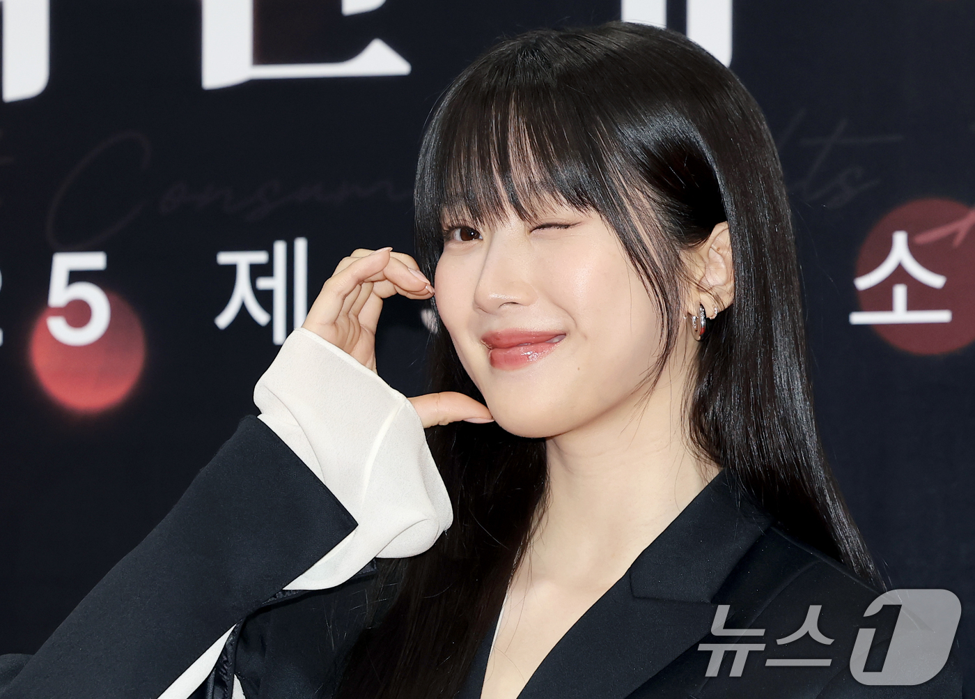 (서울=뉴스1) 권현진 기자 = 배우 문가영이 9일 서울 강남구 한국과학기술회관에서 열린 제30회 소비자의 날 KCA 문화연예 시상식에 참석해 포즈를 취하고 있다. 2025.12. …