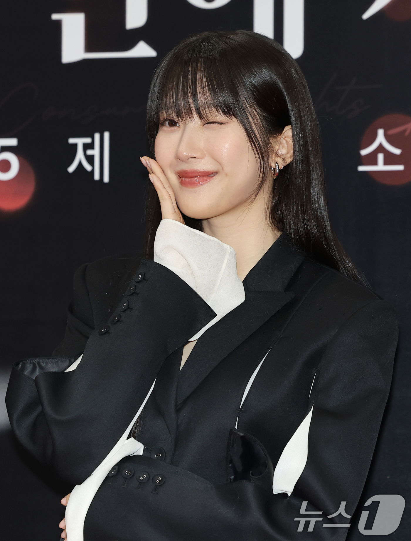 (서울=뉴스1) 권현진 기자 = 배우 문가영이 9일 서울 강남구 한국과학기술회관에서 열린 제30회 소비자의 날 KCA 문화연예 시상식에 참석해 포즈를 취하고 있다. 2025.12. …