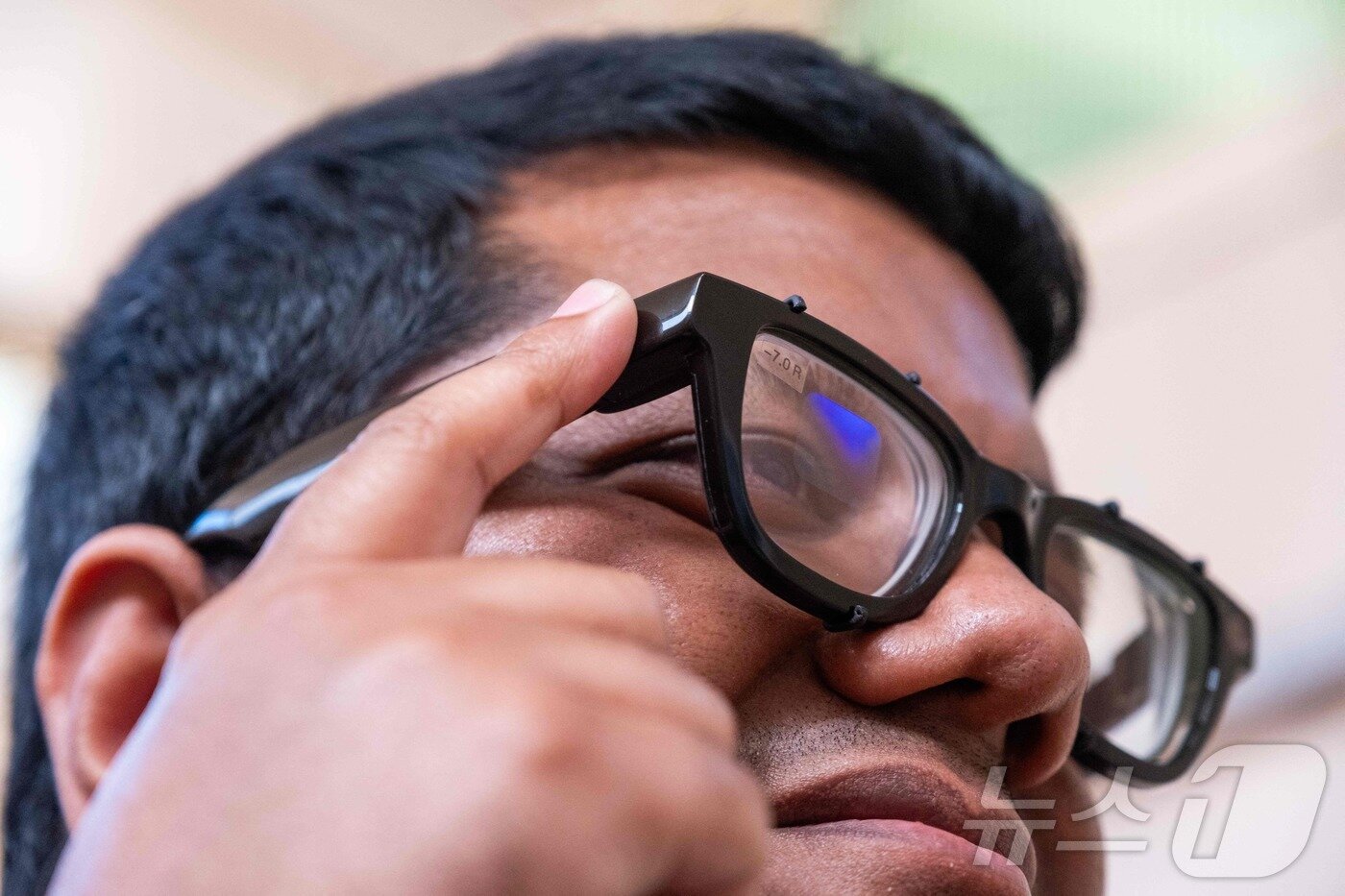 본문 이미지 - 구글 AI 스마트 글라스 US-INTERNET-SOFTWARE-COMPUTERS-AI-GOOGLE ⓒ AFP=뉴스1