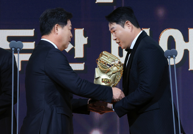 양의지 "GG 최다 11번째 수상 도전, 최형우 형보다 오래 뛰고파"