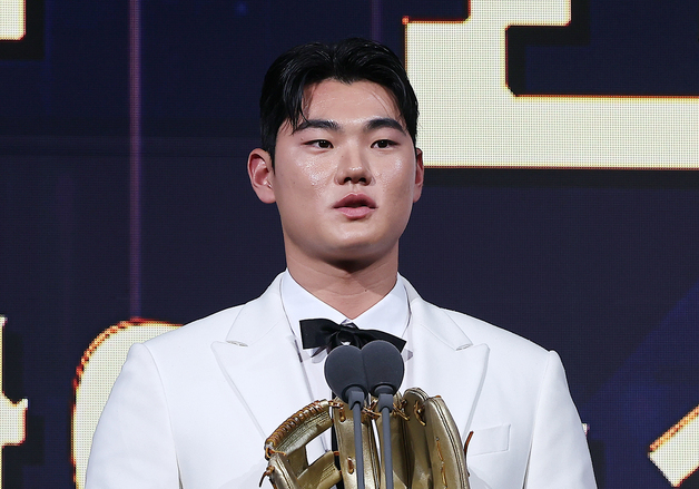 편견과 싸우는 김주원의 첫 황금 장갑…"인정하고 응원하게 만들어야"