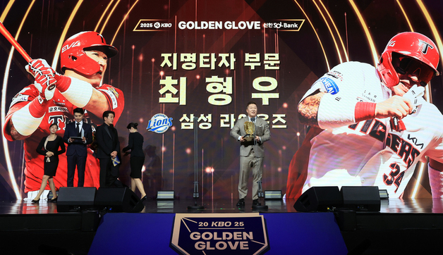 후배들 생각에 울컥한 최형우 "말로 다못할 9년, 이름 부르고 싶었다"