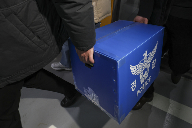 경찰, 쿠팡 본사 압수수색 착수…이틀 연속 고강도 강제수사