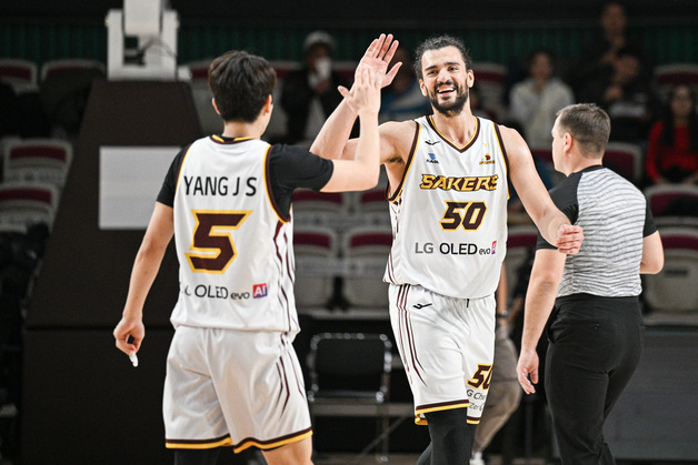 LG, 몽골 자크 브롱코스 98-83 제압…EASL 3연패 뒤 첫 승