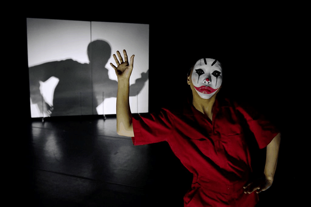 본문 이미지 - 무용 '웃음을 잃지 마세요'