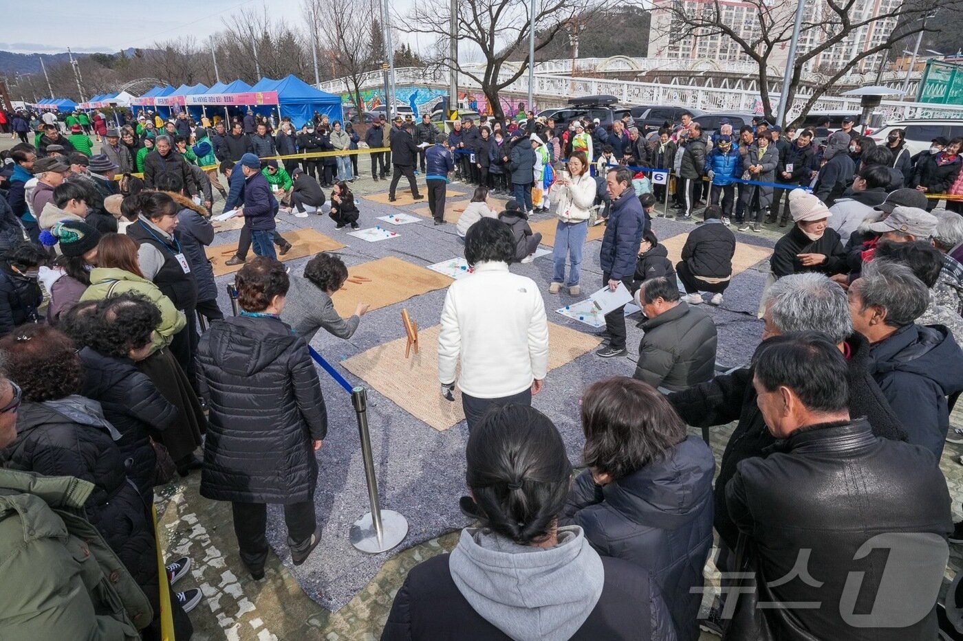 본문 이미지 - 국토정중앙 달맞이축제 자료사진.(양구군 제공)/뉴스1
