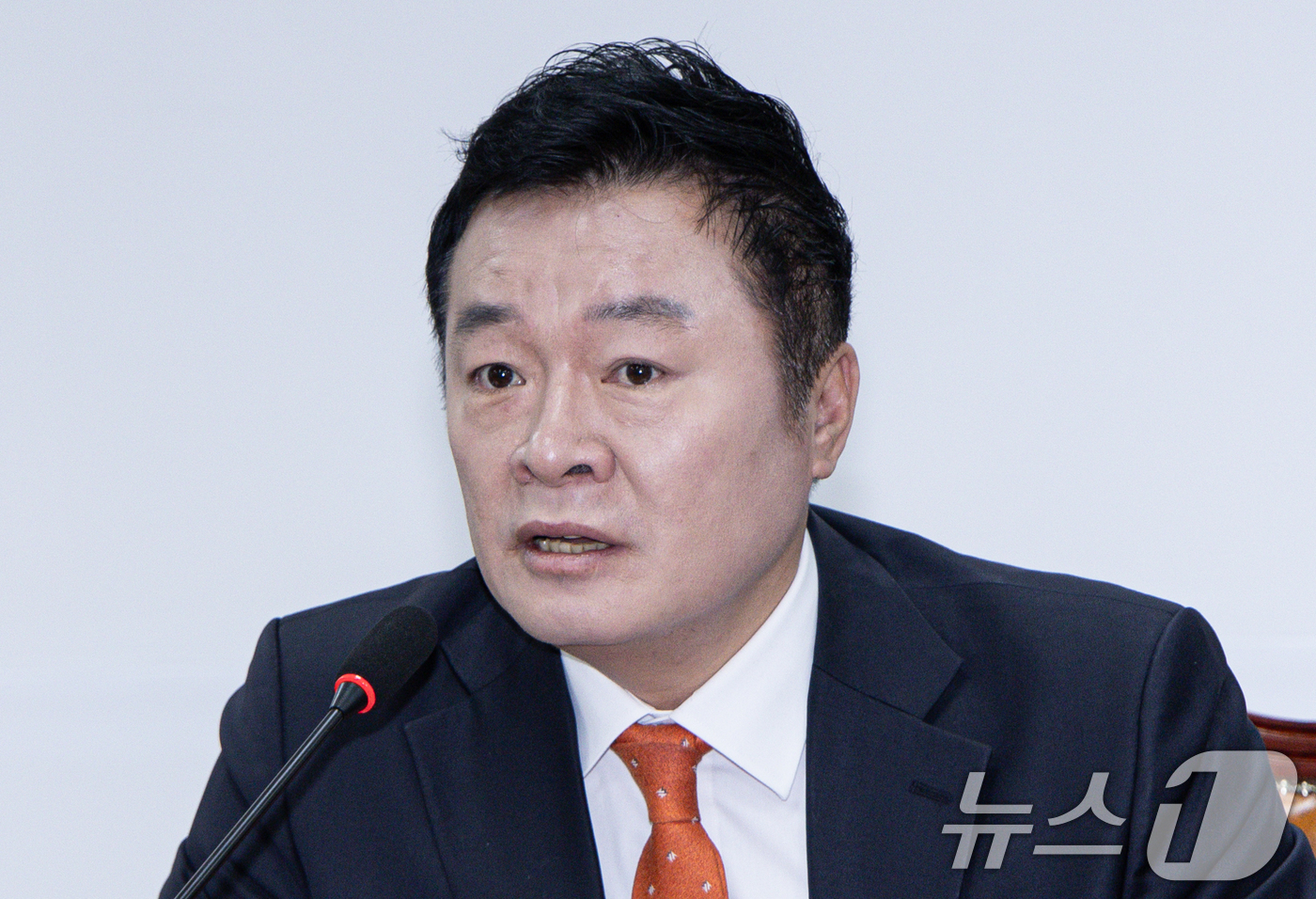 (서울=뉴스1) 이재명 기자 = 김철근 개혁신당 사무총장이 10일 오전 서울 여의도 국회에서 열린 최고위원회의에서 발언을 하고 있다. 2025.2.10/뉴스1