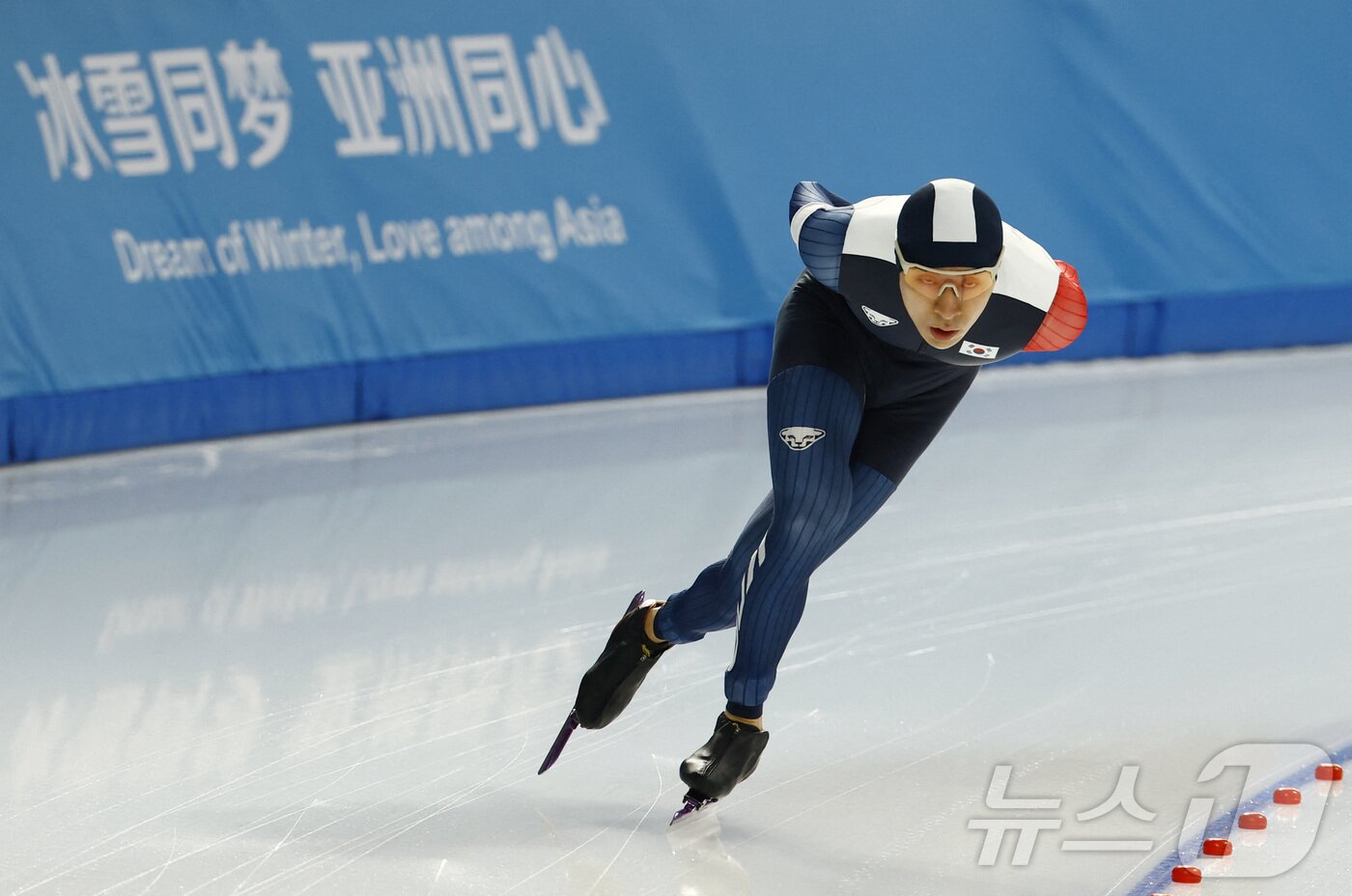 본문 이미지 - 스피드스케이팅 이승훈은 개인 통산 9번째 동계 아시안게임 메달에 도전한다. ⓒ 로이터=뉴스1