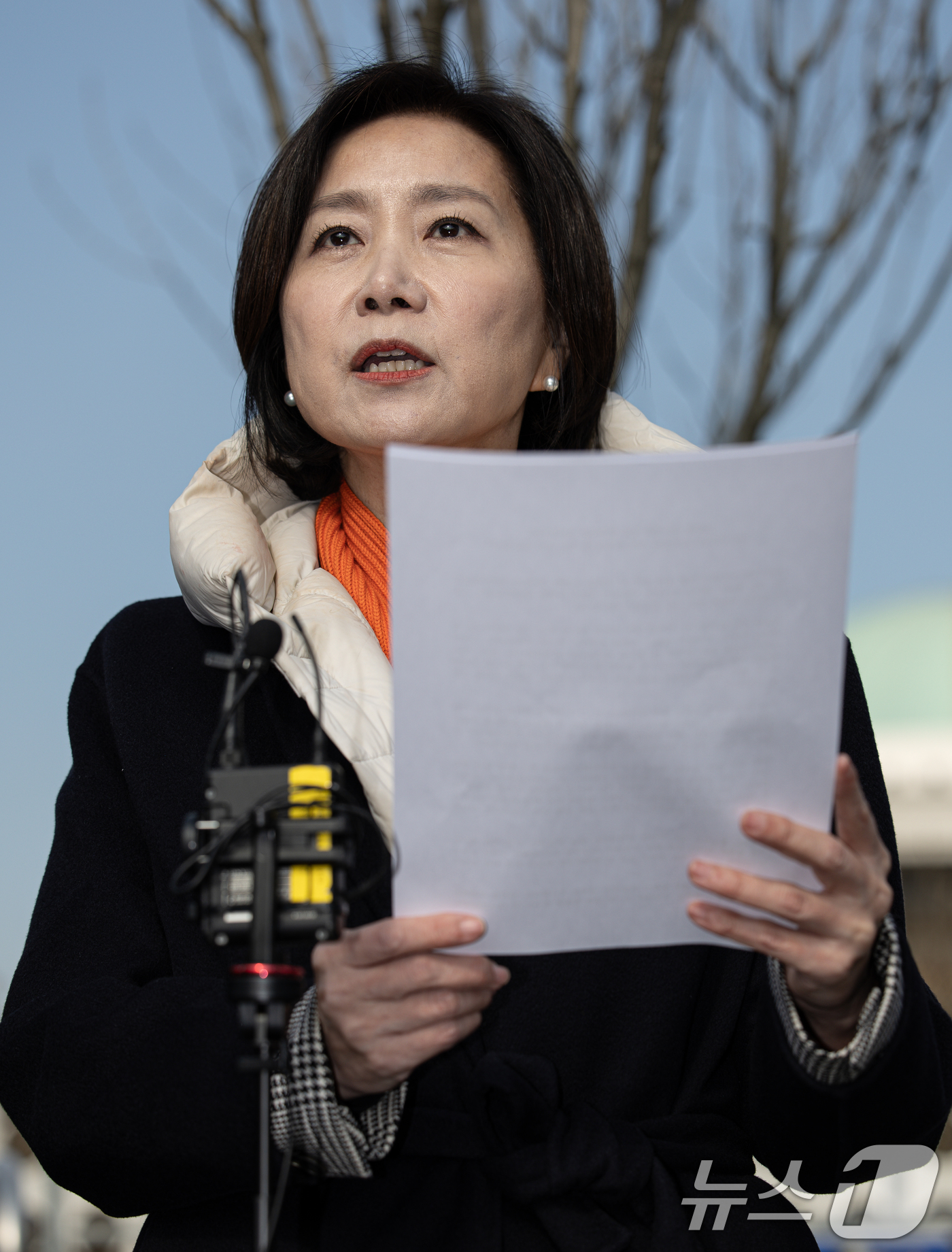 (서울=뉴스1) 이재명 기자 = 허은아 전 개혁신당 대표가 10일 오전 서울 여의도 국회 앞에서 열린 특별 기자회견에서 발언을 하고 있다. 2025.2.10/뉴스1