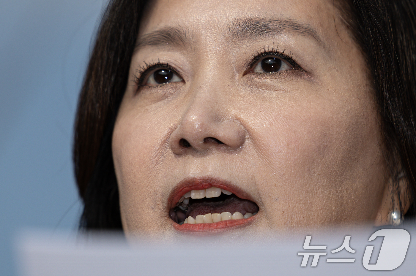 (서울=뉴스1) 이재명 기자 = 허은아 전 개혁신당 대표가 10일 오전 서울 여의도 국회 앞에서 열린 특별 기자회견에서 발언을 하고 있다. 2025.2.10/뉴스1