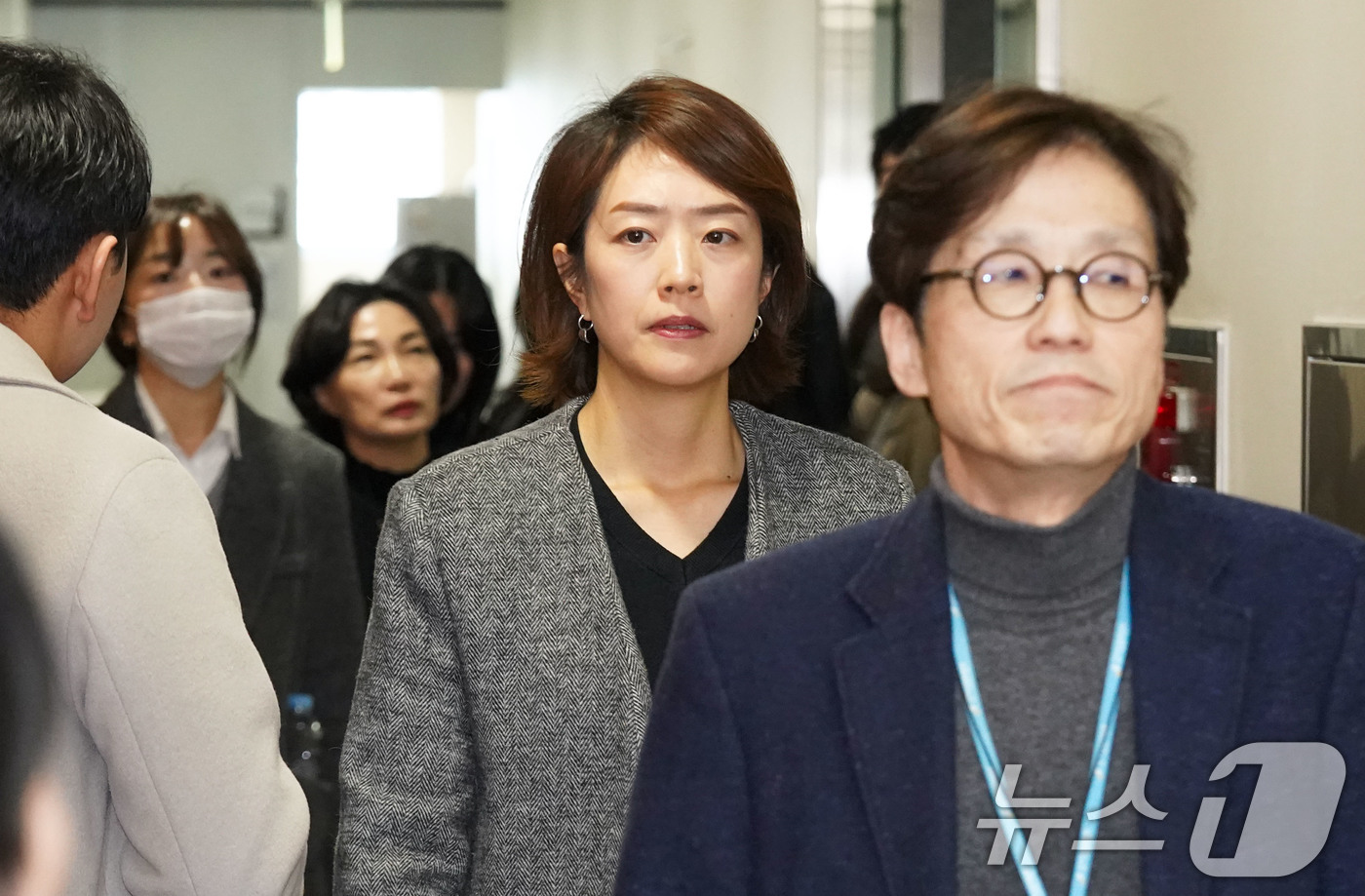 (서울=뉴스1) 신웅수 기자 = 고민정 더불어민주당 인권위원장이 10일 서울 중구 국가인권위에서 열린 '국가인권위원회 제2차 전원위원회'에 참석하기 위해 입장하고 있다. (공동취재 …