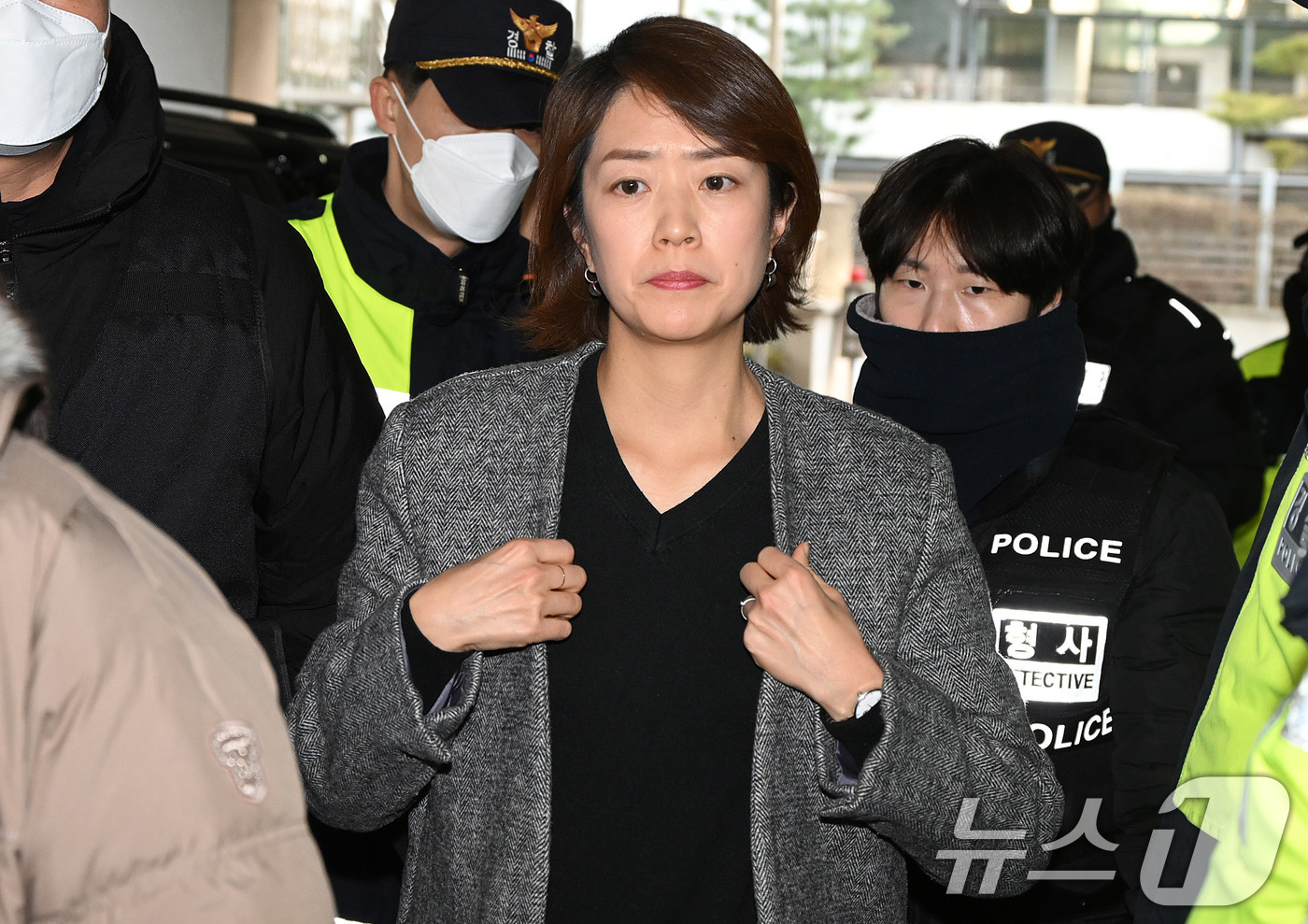 (서울=뉴스1) 신웅수 기자 = 고민정 더불어민주당 의원이 국가인권위원회의 2차 전원위원회가 열린 10일 안창호 인권위원장과 면담하기 위해 서울 중구 인권위를 방문하고 있다. 이날 …