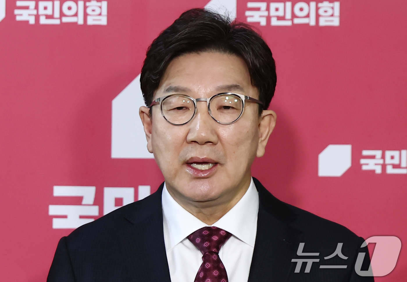 (서울=뉴스1) 김민지 기자 = 권성동 국민의힘 원내대표가 10일 오후 서울 여의도 국회에서 현안 관련 브리핑을 하고 있다. 2025.2.10/뉴스1