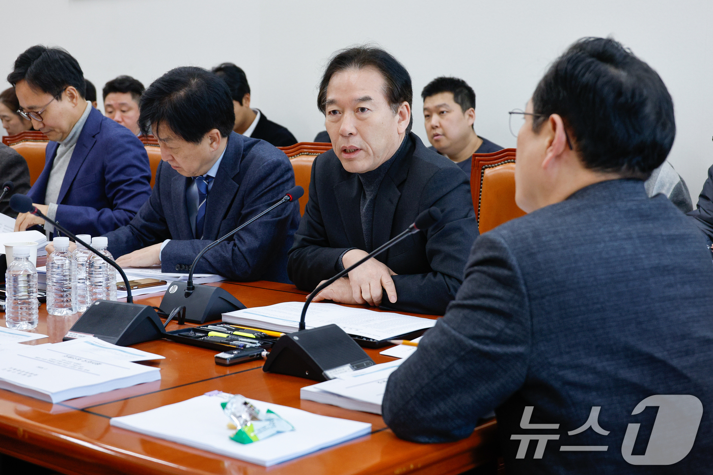 (서울=뉴스1) 안은나 기자 = 국회 기획재정위원회 정태호 더불어민주당 간사가 11일 서울 여의도 국회에서 열린 제422회국회(임시회) 제1차 조세소위원회에서 권성동 국민의힘 원내 …