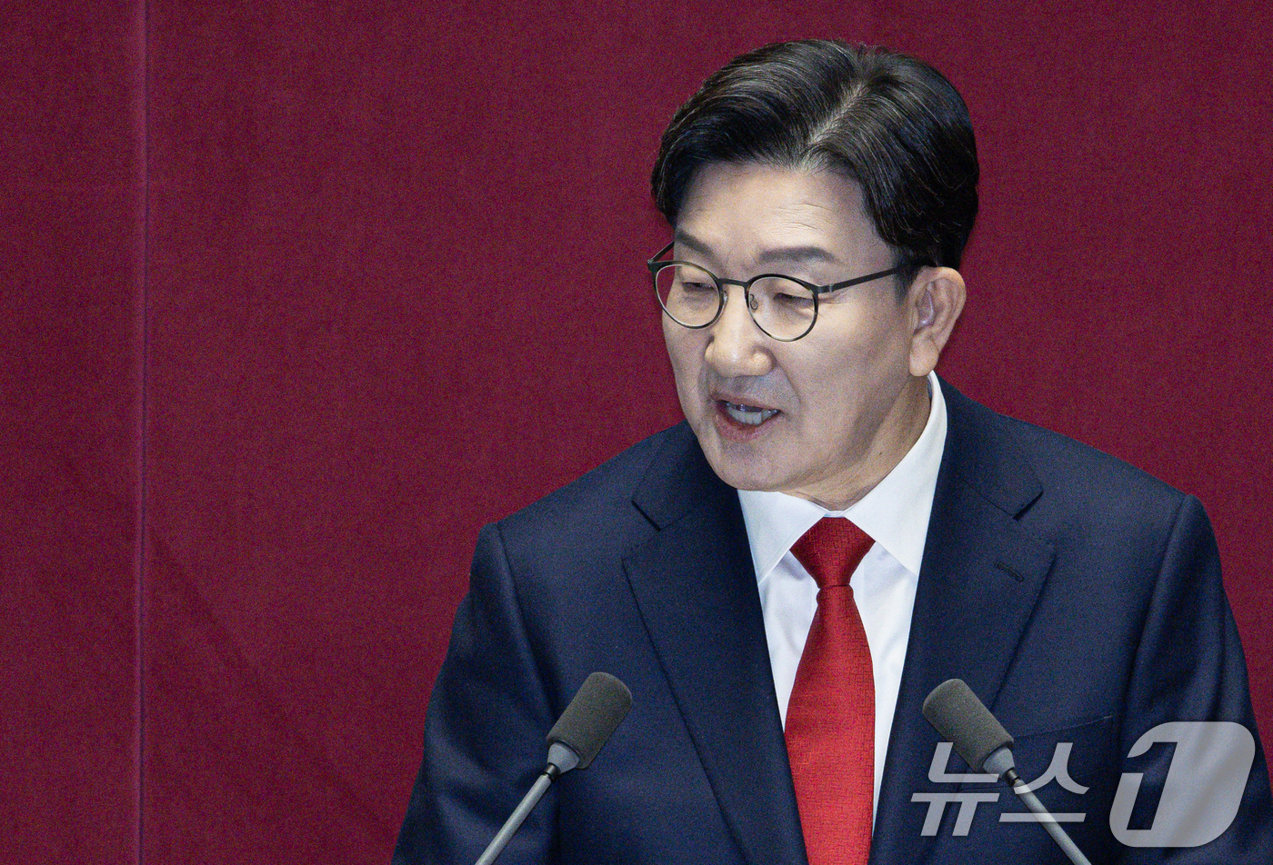 (서울=뉴스1) 이재명 기자 = 권성동 국민의힘 원내대표가 11일 오전 서울 여의도 국회 본회의장에서 '다시 한번 힘차게 전진하는 대한민국을 만들겠다'는 주제로 제422회 국회(임 …