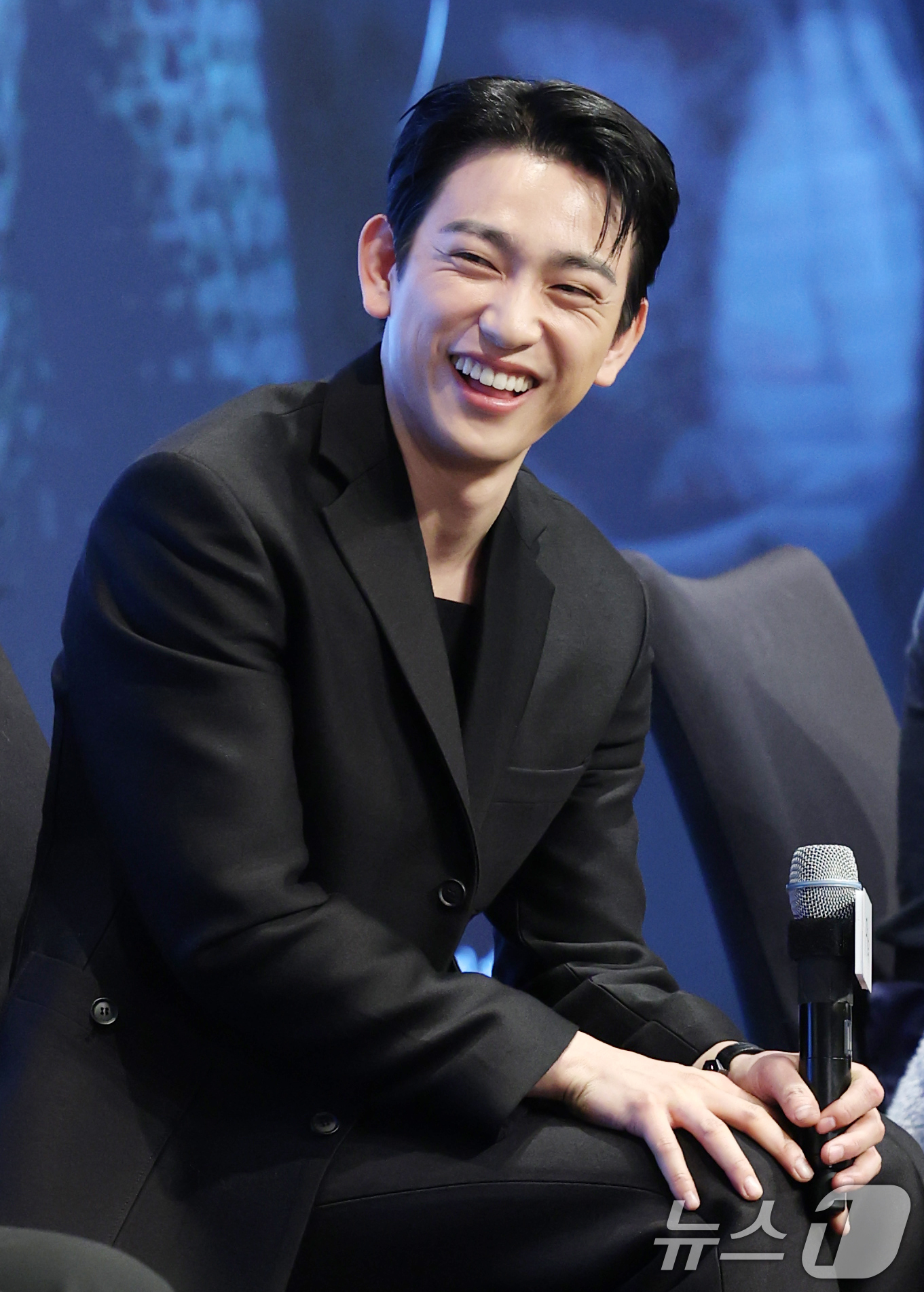 (서울=뉴스1) 권현진 기자 = 배우 박진영이 11일 서울 구로구 더세인트에서 열린 채널A 새 토일드라마 '마녀' 제작발표회에서 미소를 짓고 있다.'마녀'는 마녀라 불리는 여자를 …