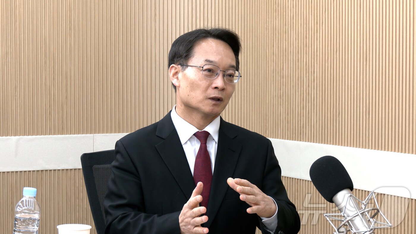 본문 이미지 - 조해진 전 국민의힘 의원이 11일 뉴스1TV &#39;팩트앤뷰&#39;에 출연해 질문에 답하고 있다.