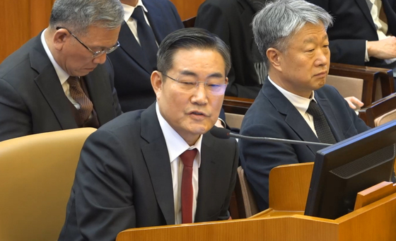 신원식 "계엄 당시 尹에 크게 실망…국무위원들 침통한 분위기"