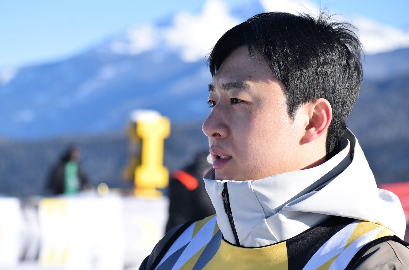 본문 이미지 - 세계상이군인체육대회 2025 캐나다 인빅터스 게임에 출전한 이한 선수가 11일(현지시간) 휘슬러 스노우보드 경기장에서 취재진과 인터뷰하고 있다.(국가보훈부 공동취재단)
