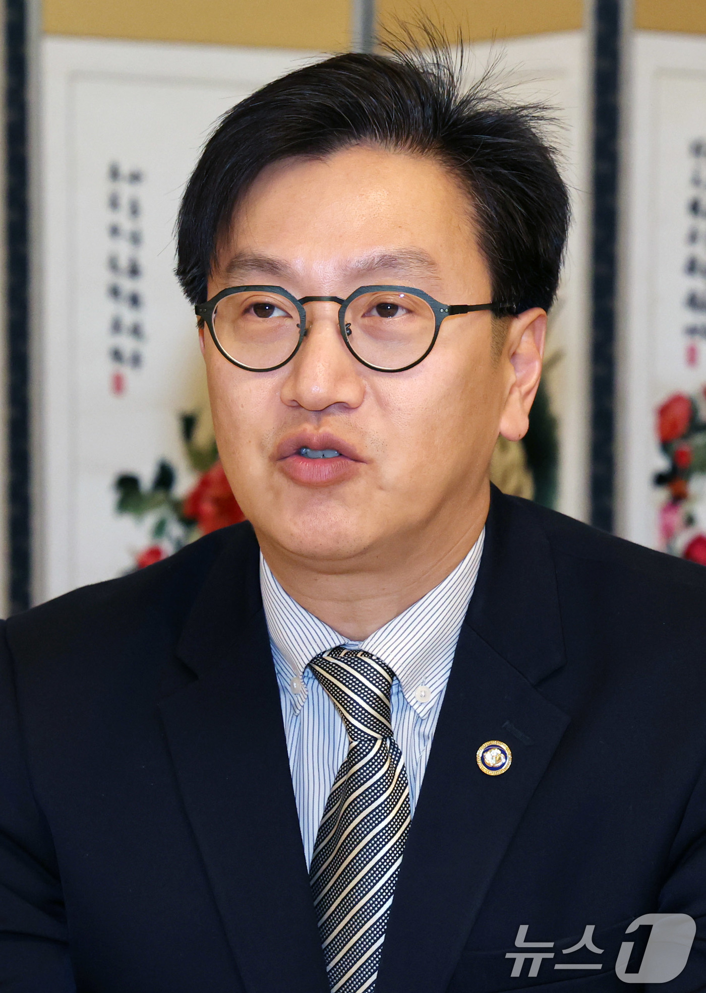 (서울=뉴스1) 임세영 기자 = 김범석 기획재정부 1차관이 12일 서울 종로구 정부서울청사에서 열린 경제관계차관회의 겸 물가관계차관회의 겸 민생경제점검TF에서 모두발언을 하고 있다 …