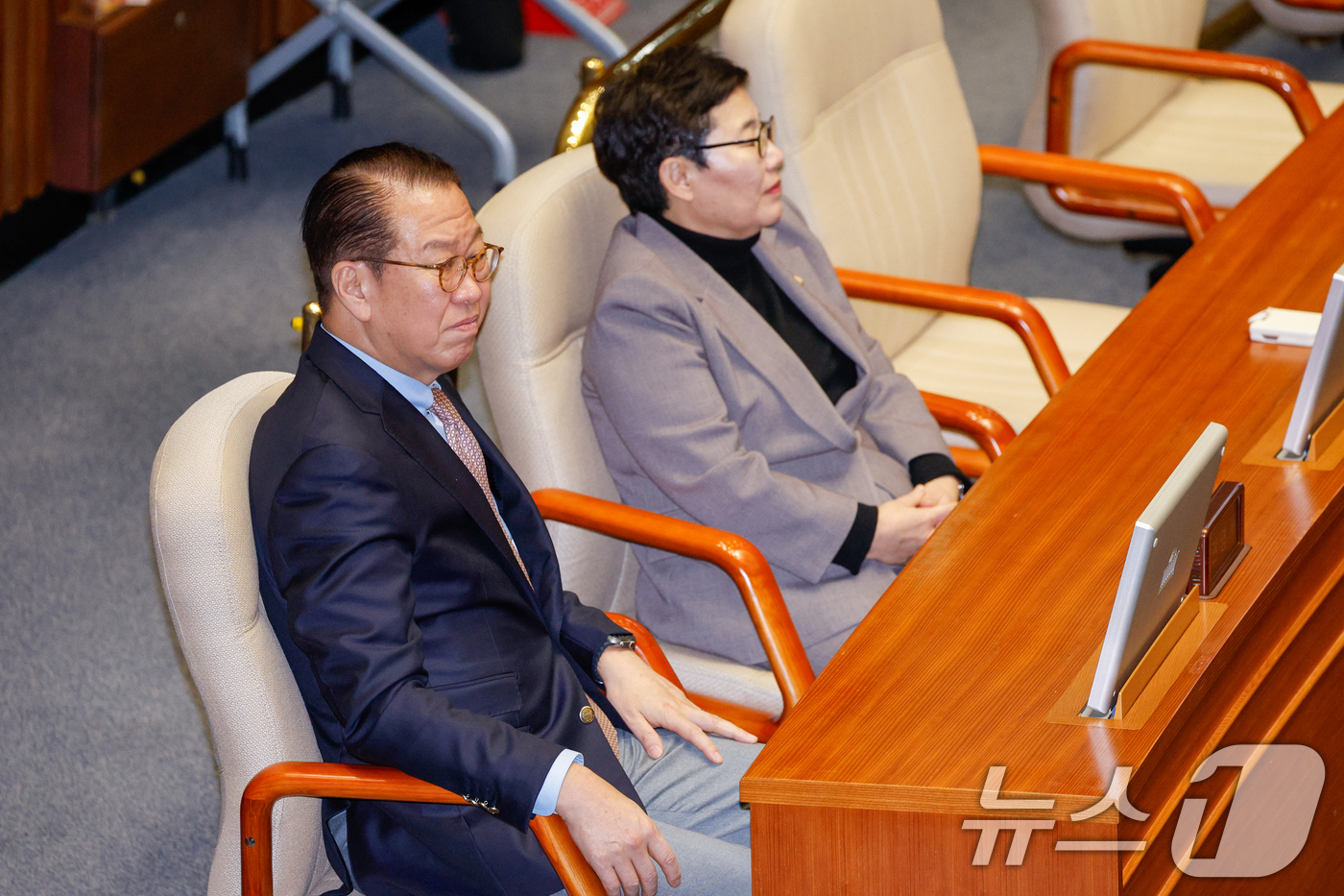 (서울=뉴스1) 안은나 기자 = 권영세 국민의힘 비상대책위원장이 12일 오후 서울 여의도 국회에서 열린 제422회국회(임시회) 제4차 본회의에 자리하고 있다. 2025.2.12/뉴 …