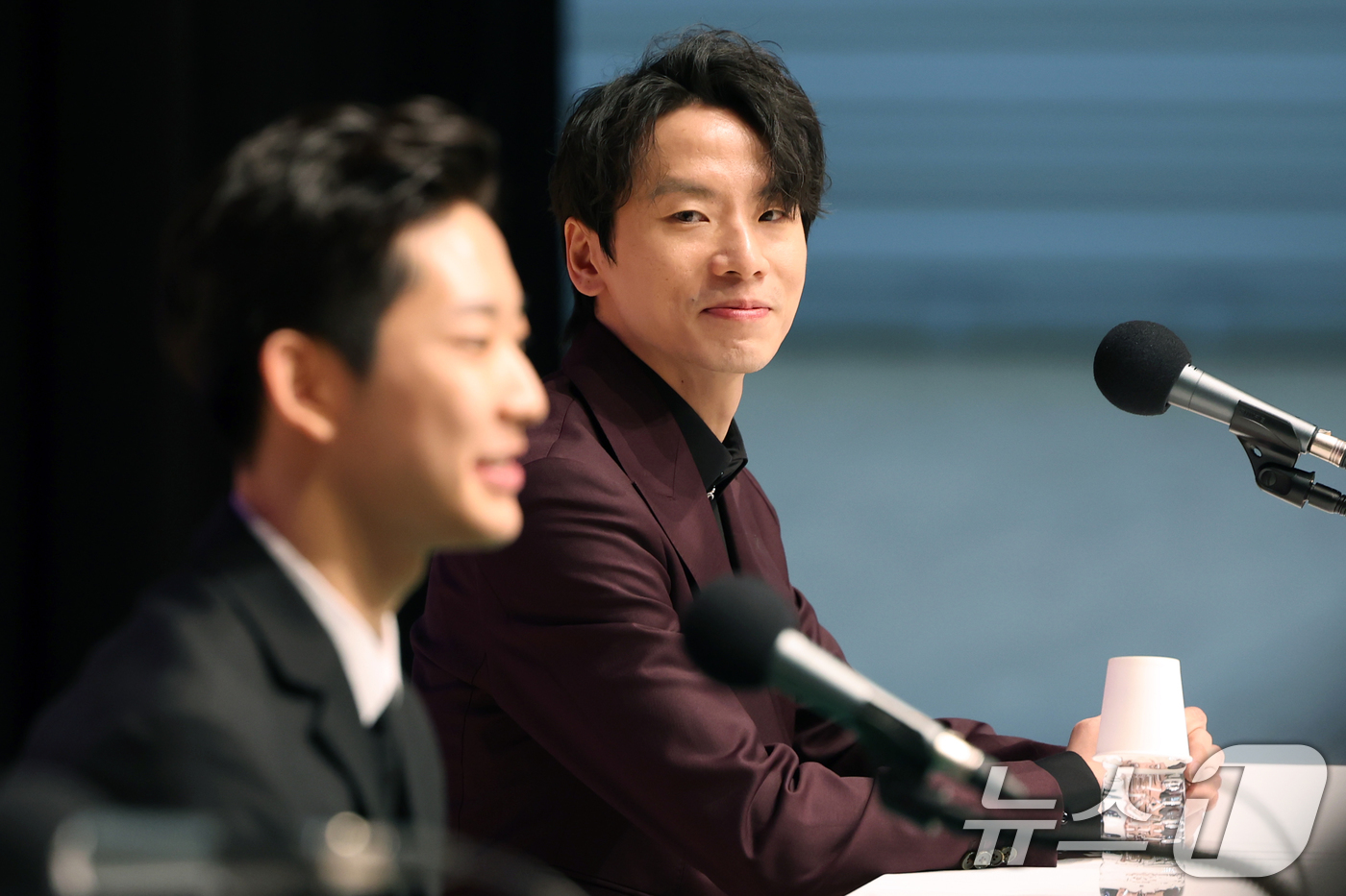 (서울=뉴스1) 황기선 기자 = 한국 발레리노 최초로 로잔 콩쿠르에서 우승한 박윤재의 스승 리앙 시후아이가 12일 오후 서울 종로구 서울아트센터에서 열린 '로잔 발레 콩쿠르 우승 …