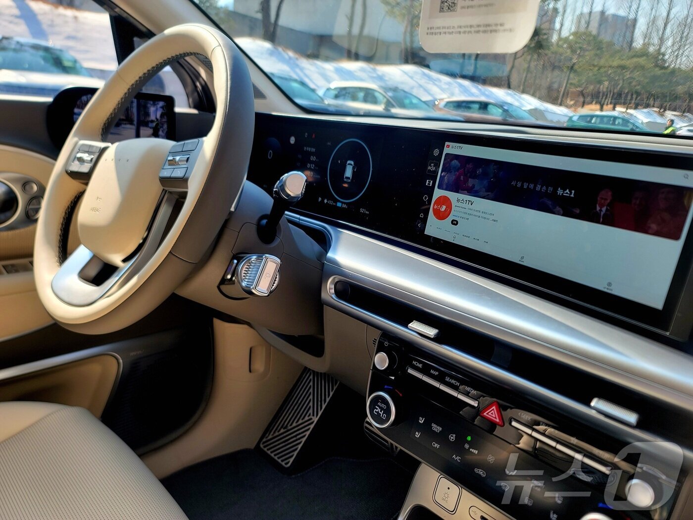 본문 이미지 - 아이오닉 9 실내